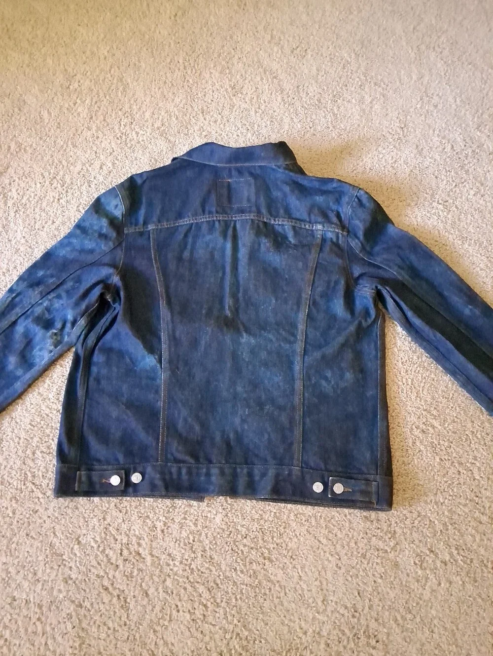 Vintage 1990's Levi Dark Blue Denim Trucker Jacket. Size XL